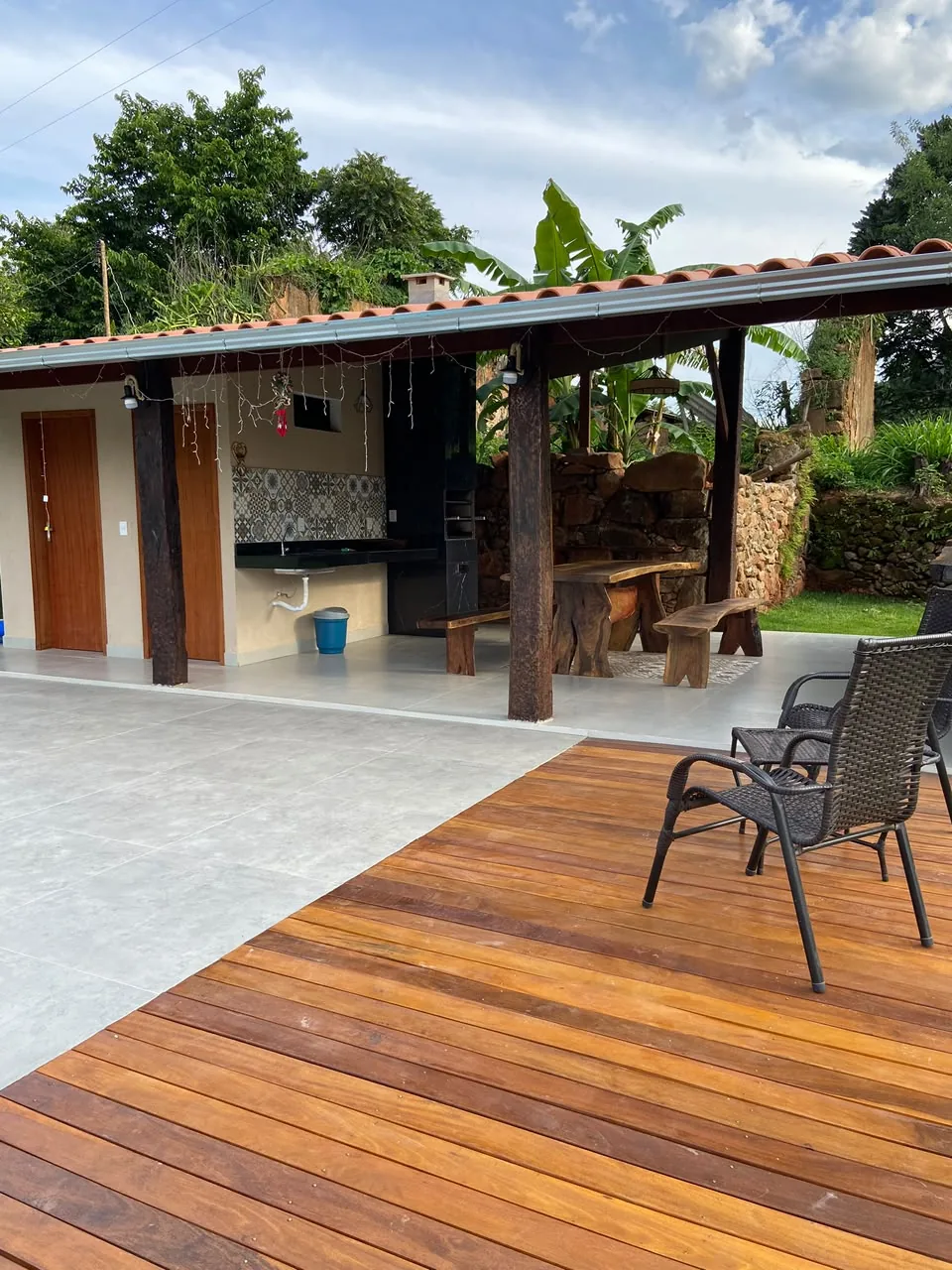 Área gourmet ao lado do deck